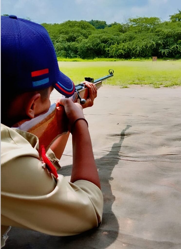 Narmadapuram Girl Takes Part In Army Camp